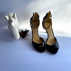 Pre Loved Black Guess Straped Heels